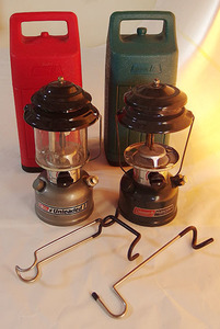 Coleman ランタン Unleaded1(89年6月製)とADJUSTABL TWO MANTLE(95年11月製)プラス ランタンハンガー