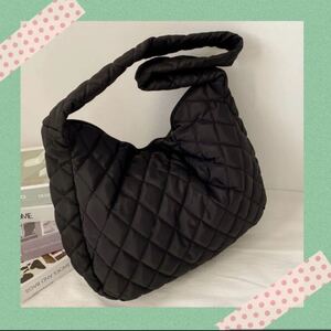 キルティングショルダーバッグ ブラック