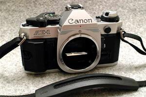 Canon キャノン人気の一眼レフカメラAE-1PROGRAMボディ 作動品 （鳴きなし）（腐食無し）