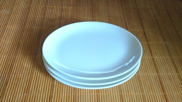 白い楕円皿　３枚
