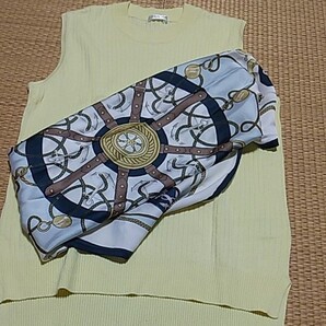 期間限定 スカーフ付き トップス