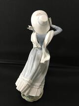 ★LLADRO リヤドロ フィギュリン 春のそよ風 4936 陶器人形 貴婦人 中古 0502N_画像5