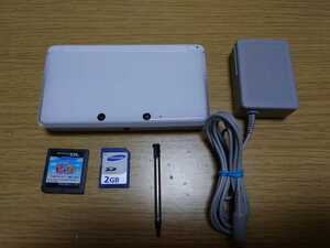 3DS 本体 充電器 SDカード タッチペン　ピラメキーノ