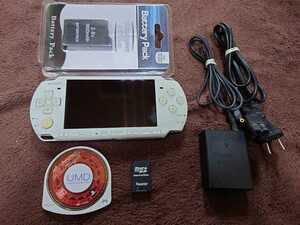 PSP 3000 本体 バッテリー 充電器 メモリースティック 仮面ライダー 