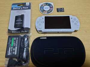 PSP 3000 本体 バッテリー 充電器 メモリースティック モンスターハンター3rd　純正ケース
