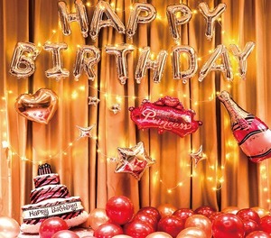 お酒好きの女性の誕生日会にピッタリ！ HAPPY BIRTHDAY ボトル ケーキ 冠 星 キラキラ等バルーンと 赤 橙で彩る風船セット 電飾付き☆