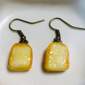 ミニチュアパン 食パンピアス