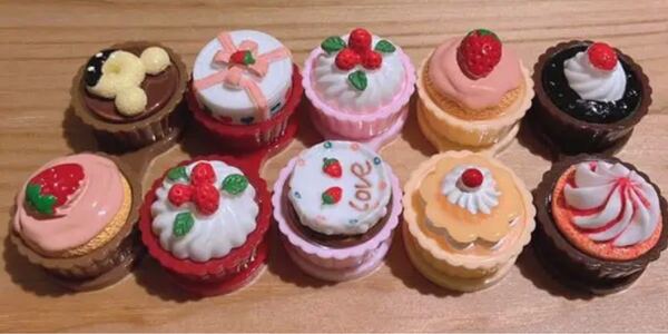 可愛いケーキ型のコンタクトケース