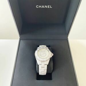 CHANEL 10 anniversary commemoration model limitation J12 white world 2000ps.@ Chanel 