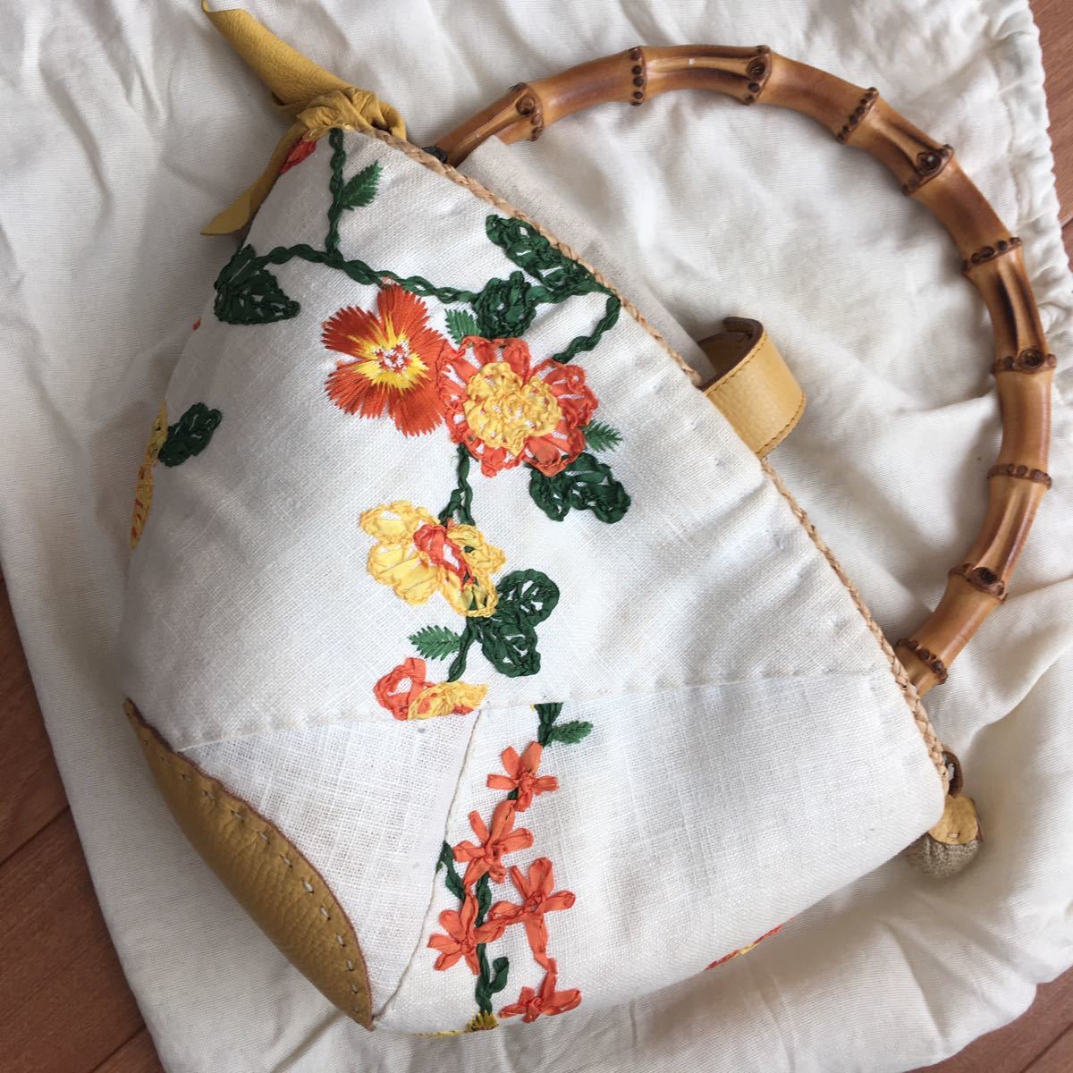 美品homspun ホームスパン ハンドメイド刺繍リネンカシュクール