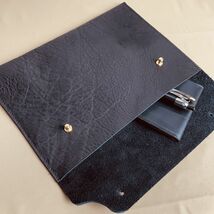 肉厚 コンビ ブラック 本革 を使用したシンプルなレザークラッチバッグ! こだわりハンドメイド 日本製 JAPANクラフト B2736_画像2