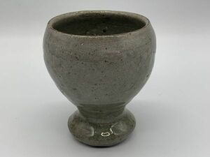 【酒器】骨董　『厚みあり　白釉掛け　ゴブレット』　茶器/ぐい呑み/お猪口/酒盃　定形外可　K1126I