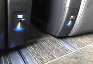 アルファード ヴェルファイア30系 増設USBポート　フタ付き 青LED付き 2個セット ブラック　