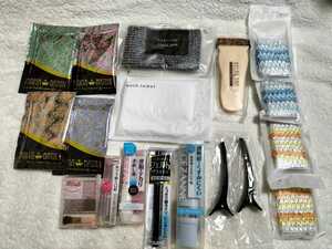 * new goods unused se The nnCEZANNE cosmetics together set make-up cosme travel hotel happy back eyeshadow 