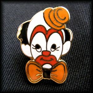 ピエロ Pierrot クラウン Clown 道化師 ピンバッジ No 28