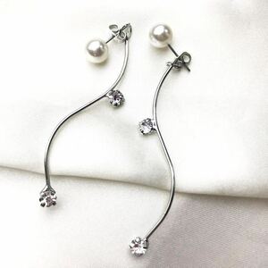 2way パール クリスタル　ロングピアス　シルバー　大人可愛い　パールピアス　ダイヤモンドピアス