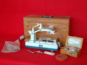 [TAIYU/ futoshi . machinery / pencil .... examination machine / measuring instrument ]