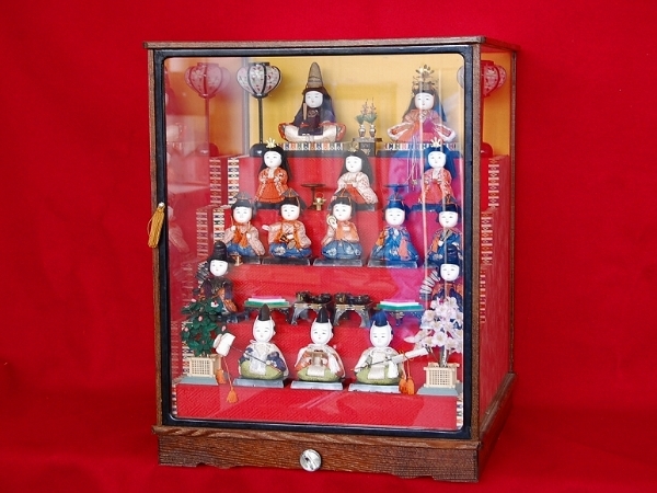 [Hina-Puppen aus Holz/Hina-Puppen/15 Puppen, Fünfstufiges Display/Glasgehäuse inklusive] Festival, Puppe, Charakterpuppe, Japanische Puppe, Holzpuppen