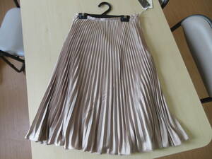 sunaunaスーナウーナ プリーツスカート　未着用　税込み18900円の品