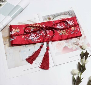 サッシュベルト 菊の花 刺繍 着物風 和柄 帯締め風の飾り紐 タッセルつき (レッド)