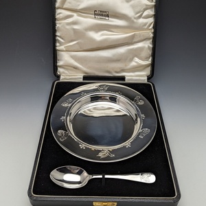 1940年頃 英国ヴィンテージ 純銀（925シルバー）ディッシュ＆スプーン 直径17.5cm 計245g Finningans 箱入り