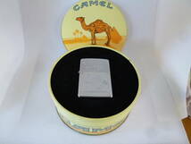 ZIPPO 1995　CAMEL 両面　　キャメル マーク・文字彫込み 缶ケース　入り　 未使用 　です。　NO-173_画像1
