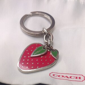 コーチ Coach いちごモチーフ キーホルダー/チャーム