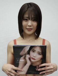 【新品・先着50名限定品】川村虹花写真集　Special Fan Book サイン入り　　　　※抽選で20名の方にイベント撮り下ろし水着チェキ付