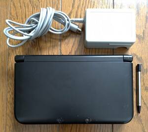 ニンテンドー3DS LL NINTENDO 3DS LL ブラック 中古品 訳あり 上下画面保護フィルム 充電器 タッチペン SDカード（4GB） 送料無料
