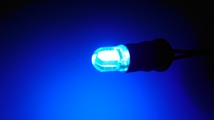 特価！！税込み☆彡Ｔ10/Ｔ16 ウェッジ球　高輝度 両面発光 COB LED シリコン ヘッド シェル バルブ アクアブルー 水色 １０個セット_画像1