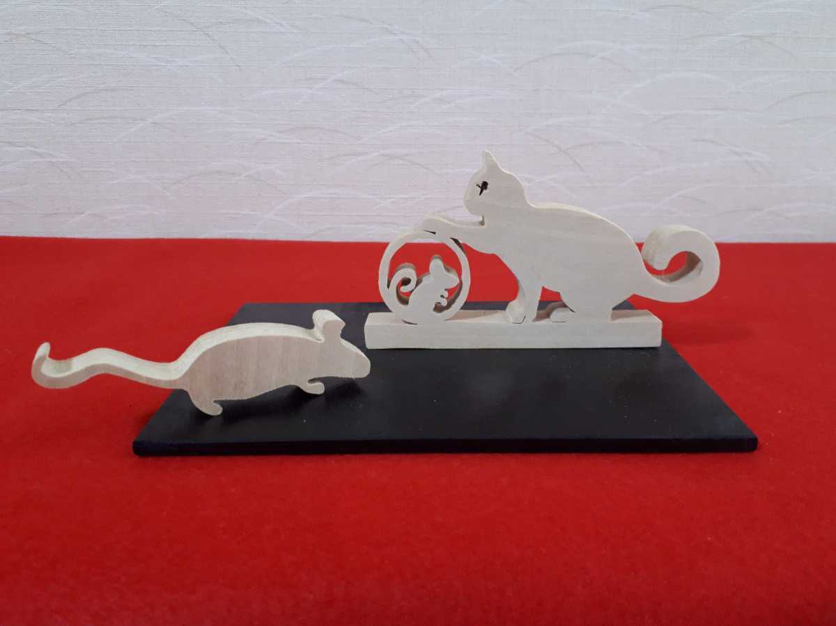 Woodworking art (cat and mouse), handmade works, interior, miscellaneous goods, ornament, object
