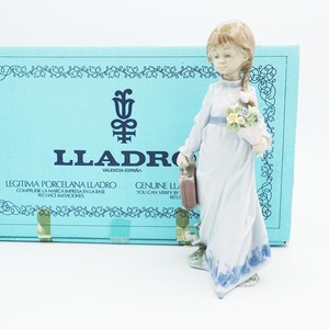 [ ограниченный товар ] Lladro LLADRO No.7604 школа времена SCHOOL DAYS девочка три плетеный Испания производства керамика букет 