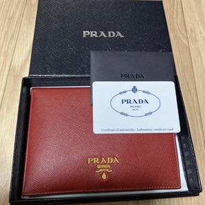 美品PRADA サフィアーノ カードケース85 パスポートケース　1M1412