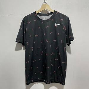 ☆送料無料☆NIKE☆DRI-FIT☆総柄ロゴTシャツ☆L☆黒☆e22c