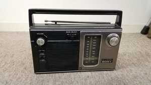 レトロな　SONY FM/AM 2BAND RADIO　ICF-7270