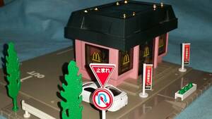  Tomica : Tomica Town McDonald's Drive s Roo light attaching modified geo llama Tomica 1 pcs attaching / ok panama 