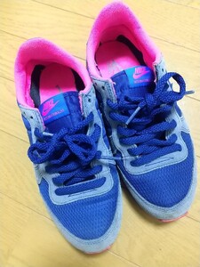 ナイキ スニーカー ネイビー×ピンク ランニングシューズ 23cm