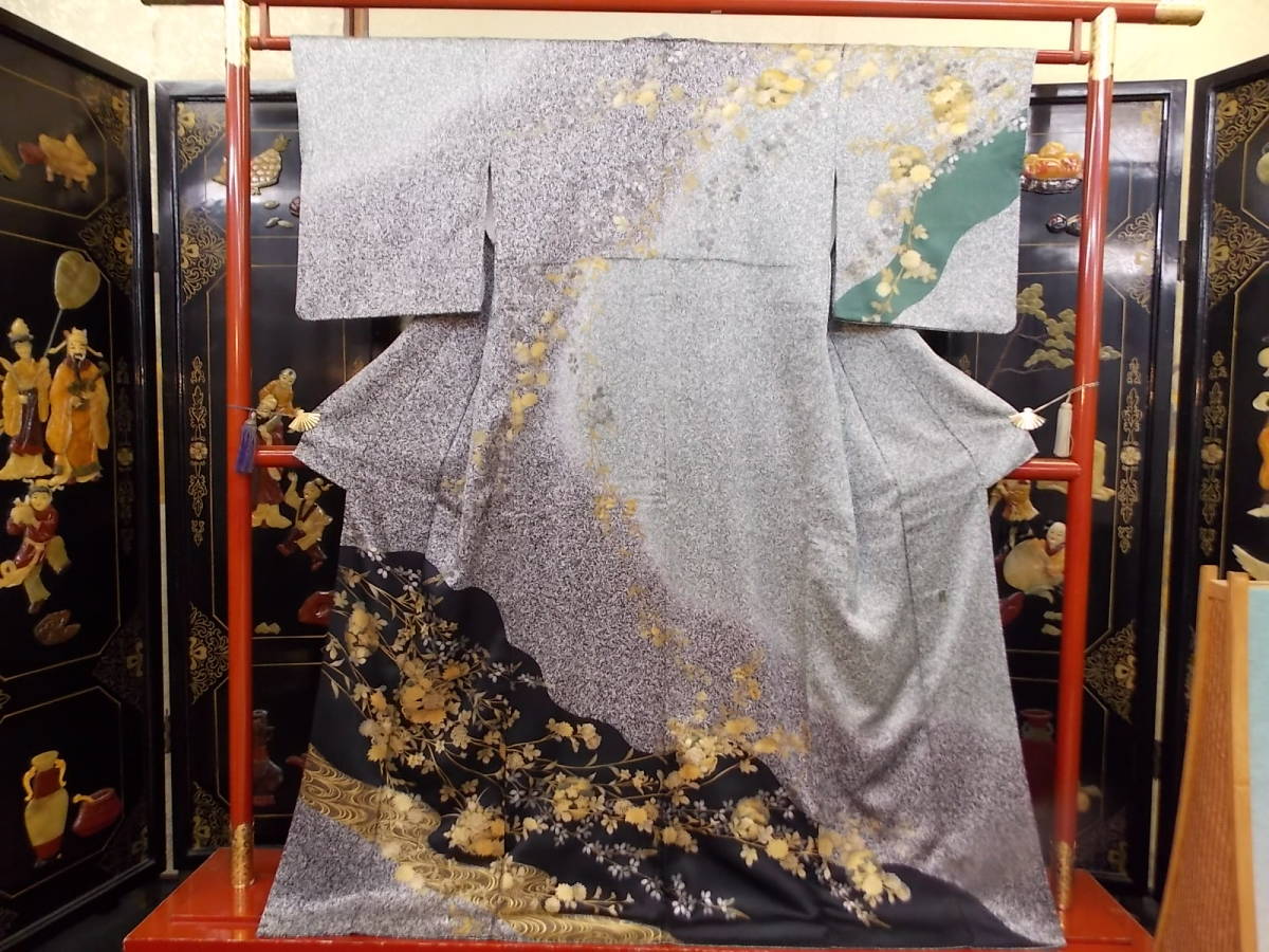 Kimono Konjaku 3695 Kimono zu Besuch, Handbemalt mit Gold auf hochwertiger Maki-Paste, Japanische Blumen der vier Jahreszeiten, Hervorragende Qualität, Damen-Kimono, Kimono, Besuchskleid, Maßgeschneidert