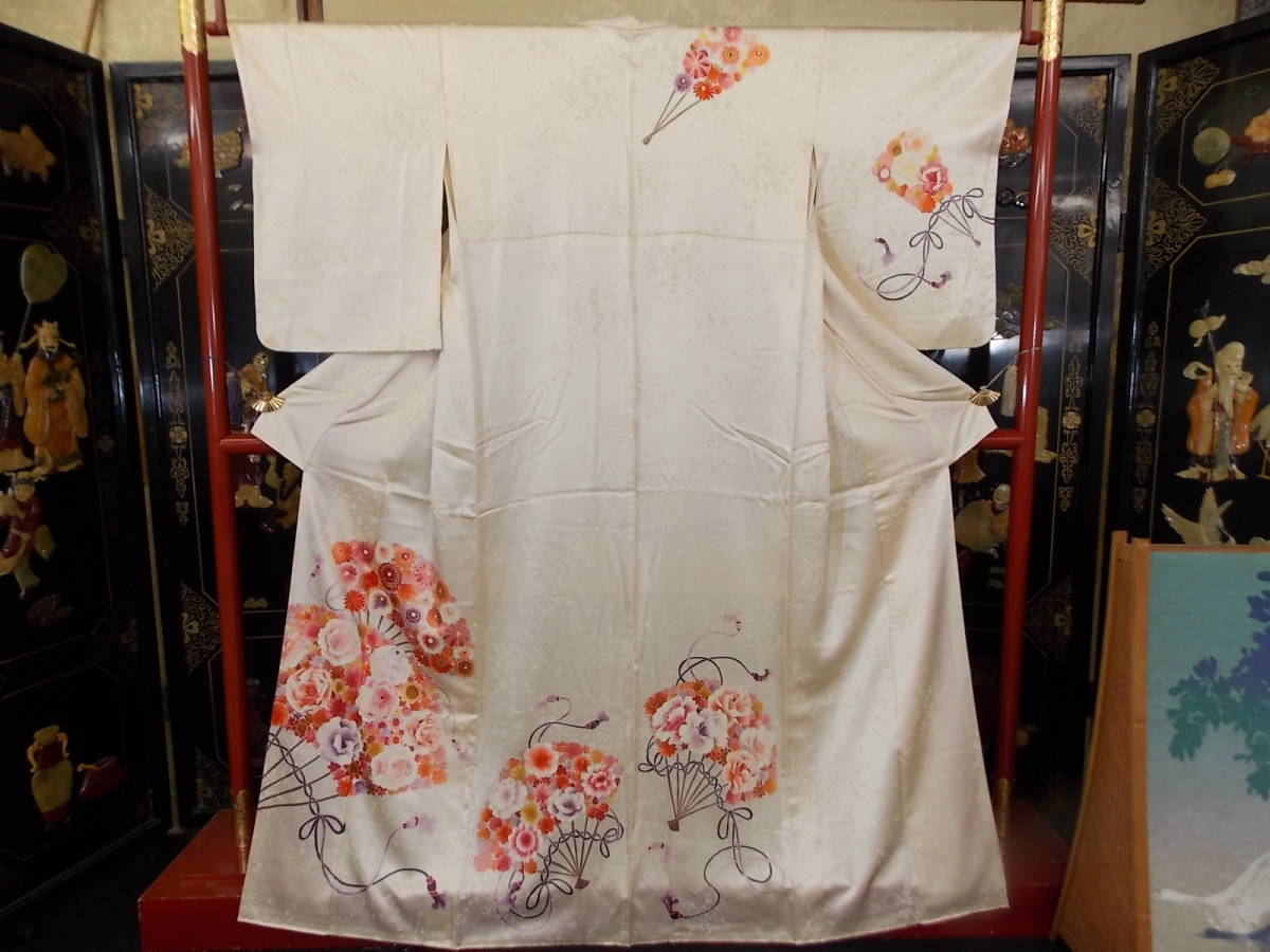 Kimono Konjaku 3782 Hängend, reines Seidensatingewebe (glatt und glänzend), handgemalt, Blumenfächermuster, Mode, Damen-Kimono, Kimono, hängend
