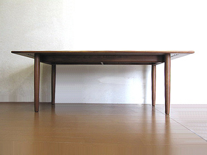 モデルルーム展示品　Ritzwell/リッツウェル ウォールナット無垢材　MCダイニングテーブル　W200cm×D90ｃｍ×H70cm　北欧　43万円