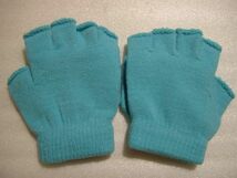 キッズミトン付指なし手袋　水色　指なし状態で長さ12.8cm　伸びる手袋　大人も使用可_画像2