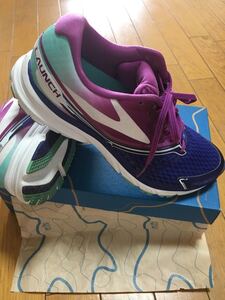 ブルックス brooks ランニングスニーカー 25.5cm