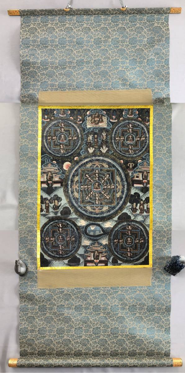 [Mandala manuscrit, reliure à défilement] Papier livre ancien 51 x 35 cm, fût 118 x 55 cm M0127B, ouvrages d'art, peinture, autres