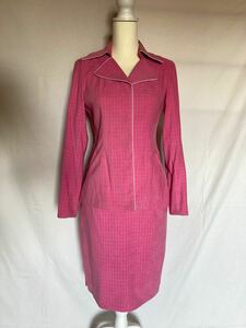 スーツ セットアップ 濃いピンク ショッキングピンク チェック柄 襟 ジャケット スカート かわいい 可愛い かっこいい レトロ