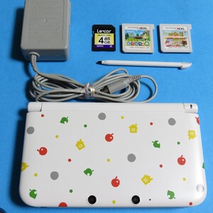 美品 ニンテンドー3DS LL とびだせ どうぶつの森デザイン+純正ACアダプタ+タッチペン+4GB SDHCカード おまけ付き