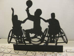 Art hand Auction Standing paper cutout wheelchair basket can also be used as a wall decoration, Artwork, Painting, Collage, Paper cutting