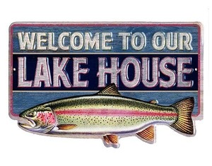 ニジマス WELCOME TO OUR LAKE HOUSE 当店Ｓサイズ ダイカット エンボス加工 アルミ製 アメリカンブリキ看板