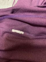 ［UNDER ARMOUR］ アンダーアーマー　ヒートギア 半袖スポーツウェア　紫色　LGサイズ_画像4