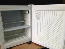 ◆I20 LOTS サイレントミニ冷蔵庫 1ドア 20L　通電確認のみ　CB-20SA　ホワイト　小型冷蔵庫　一人暮らし　寝室◆N_画像6
