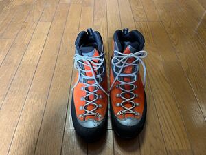 AKU 防寒 冬用登山靴 ハンドクラフト
